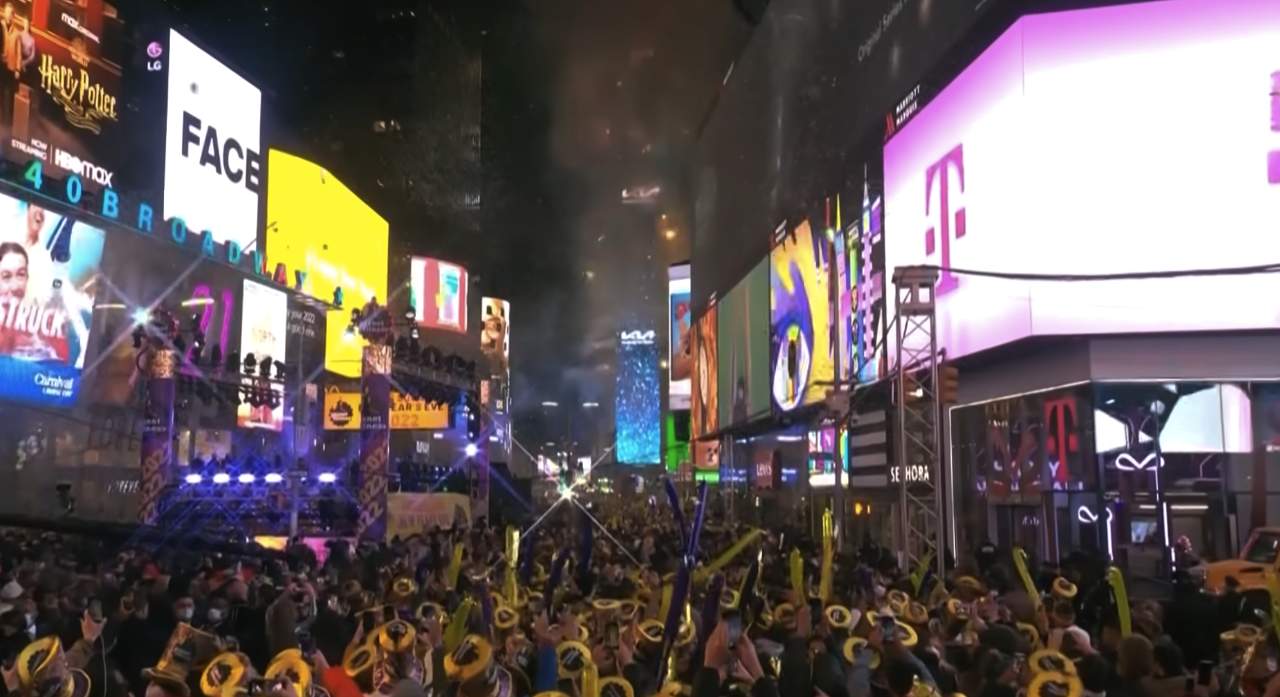 Scopri di più sull'articolo Ball Drop a Times Square: Come Vivere al Meglio il Capodanno Iconico di New York